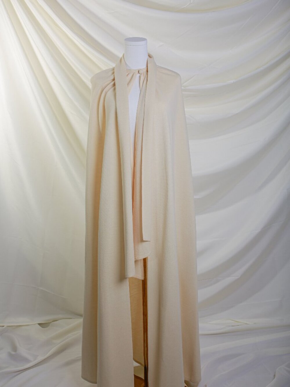 Eleanor Simmons for Malcolm Starr Cape